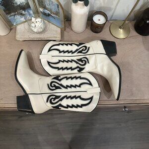 Altar'd State Women's White and Cream Boots